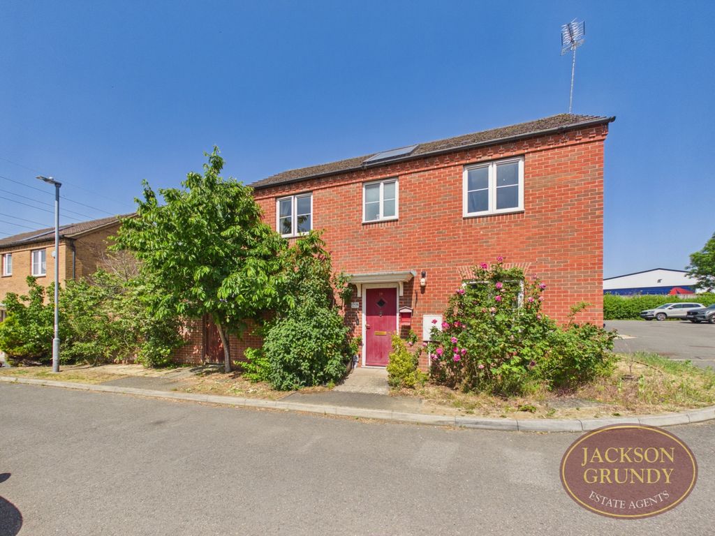 Property photo 1 of 20 Whitley Close