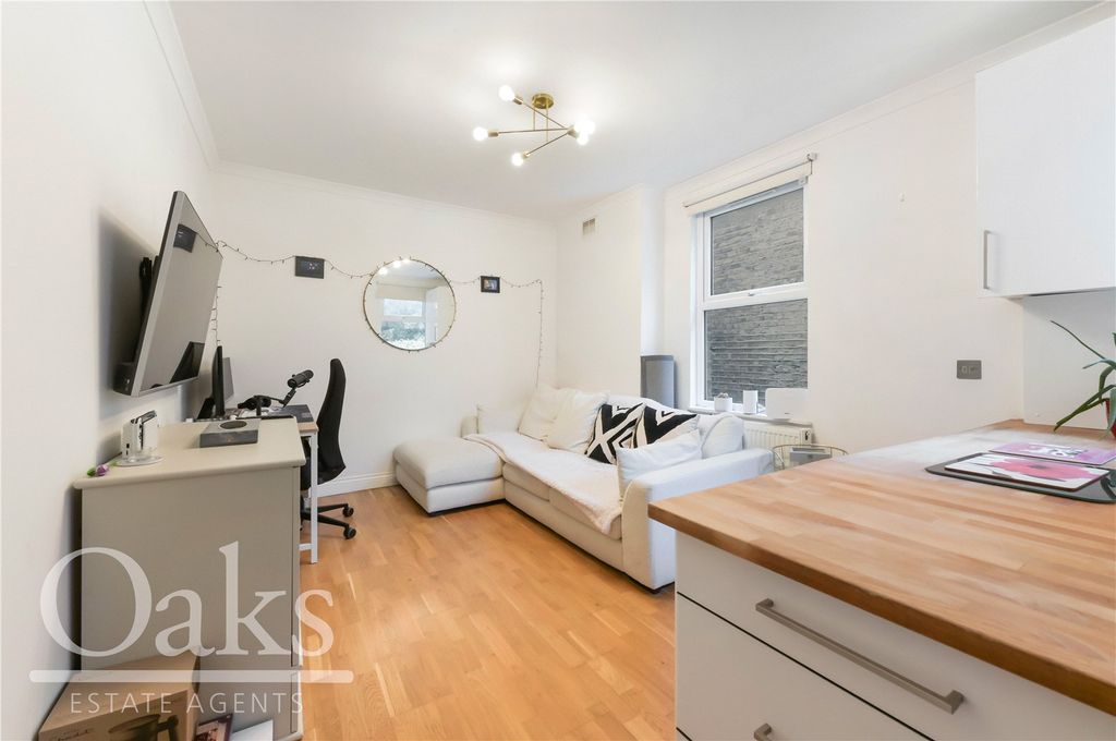 Property photo 3 of 8 Picture No. 04