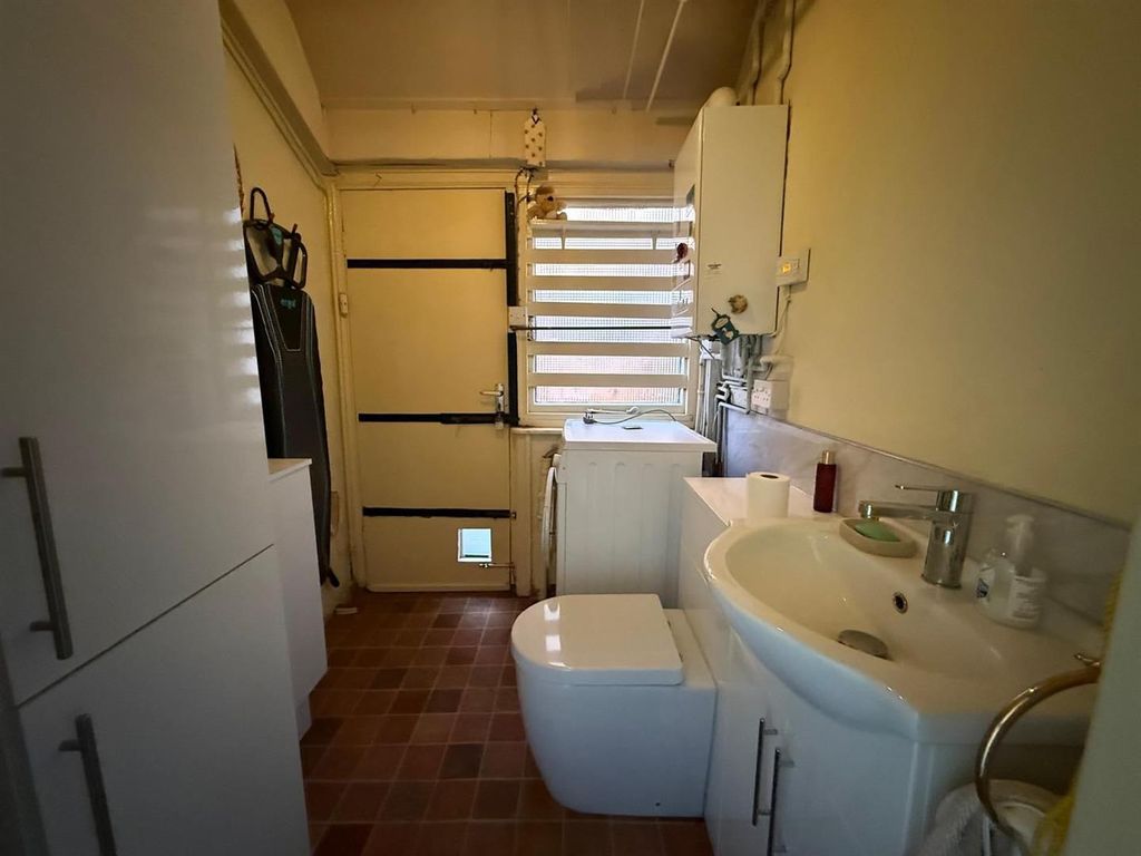 Property photo 1 of 8 Qxxl0Knsjy340Scsbdob.Jpg