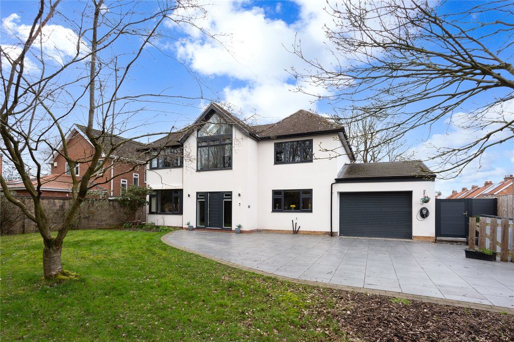 Property photo 1 of 18 Exterior Front