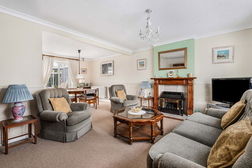 Property photo 3 of 21 Sitting Room