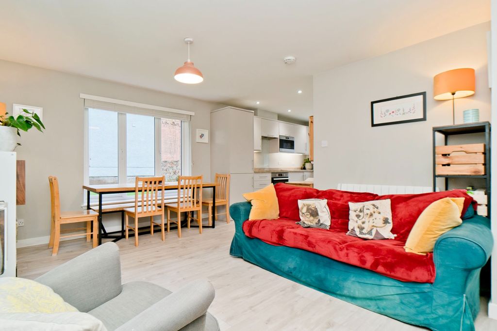 Property photo 2 of 18 4809982