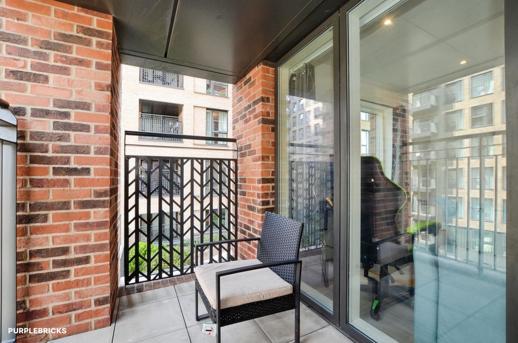 Property photo 3 of 18 Balcony