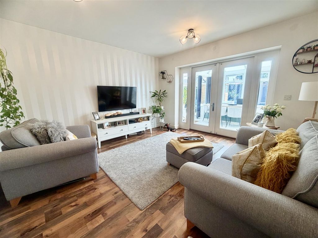 Property photo 2 of 24