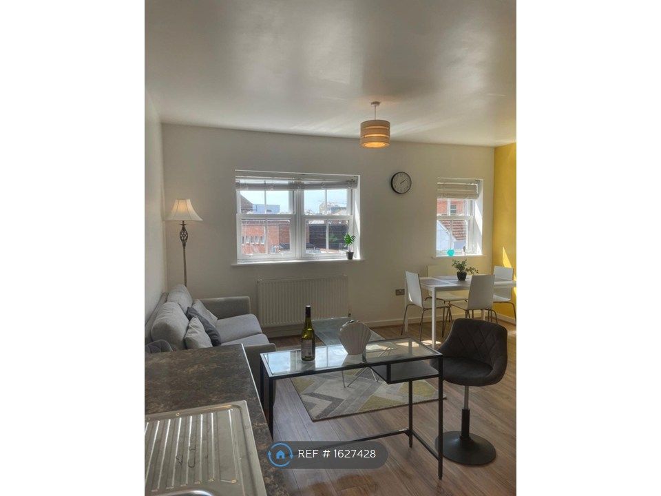 Property photo 1 of 16 Living Room