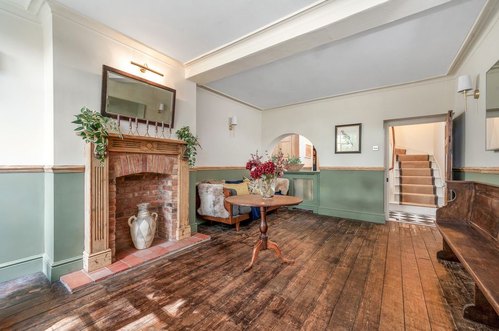 Property photo 3 of 39