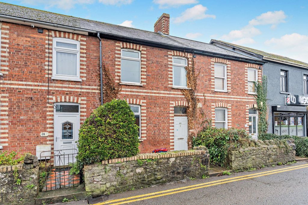 Property photo 1 of 32