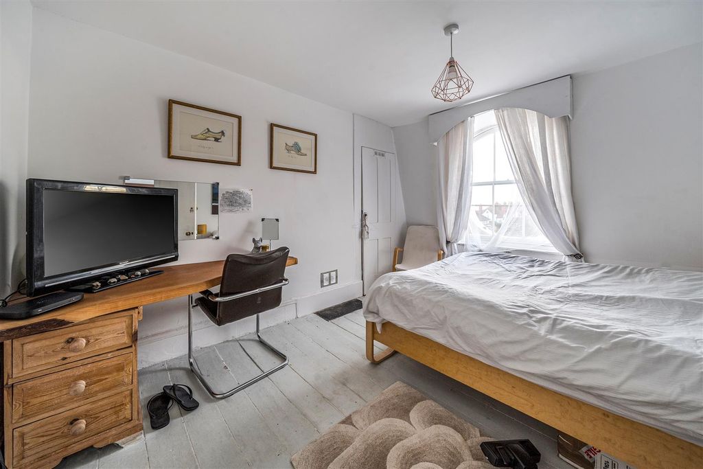 Additional image 11 of 6 bed terraced house for saleOrwell Road, Harwich CO12