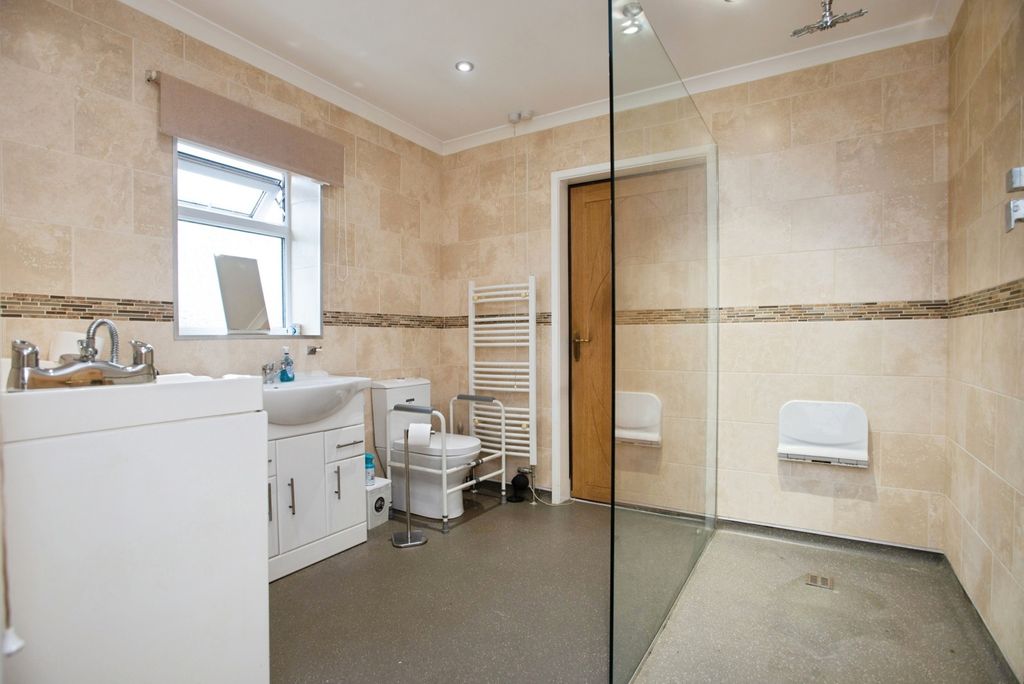 Property photo 2 of 18 Photo