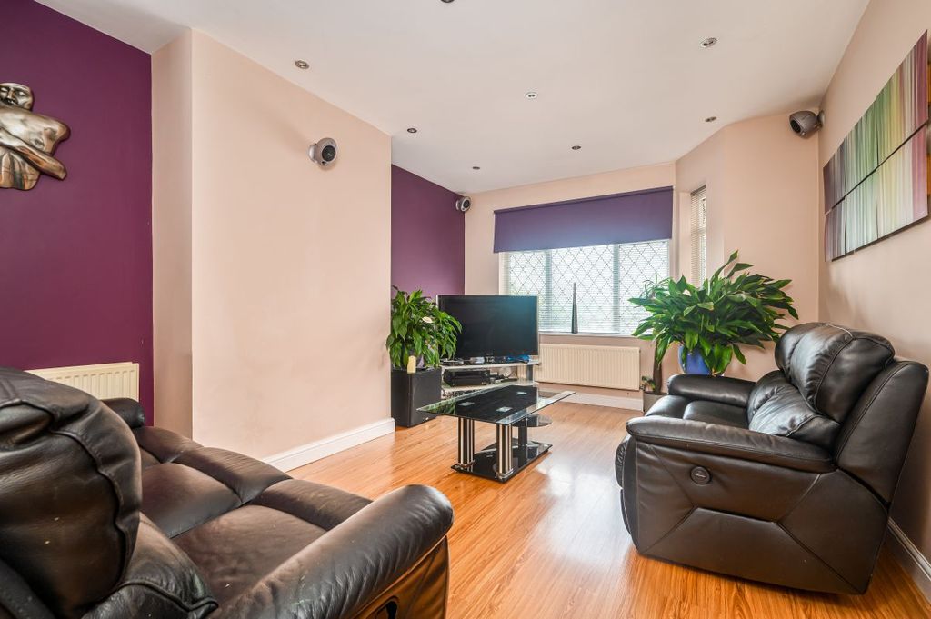 Property photo 2 of 22