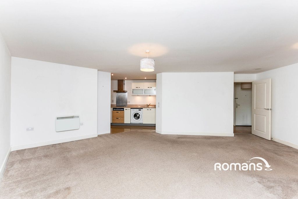 Property photo 3 of 11 Photo