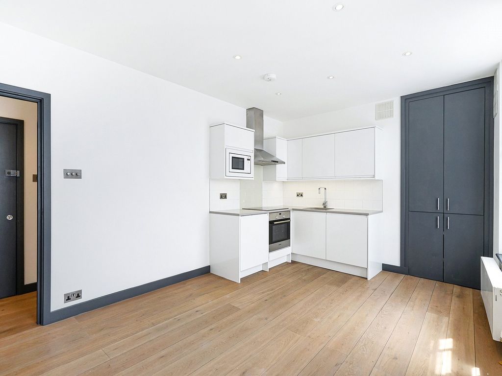 Property photo 3 of 10 Rupert Court