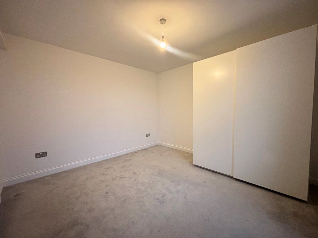 Property photo 3 of 6 Bedroom