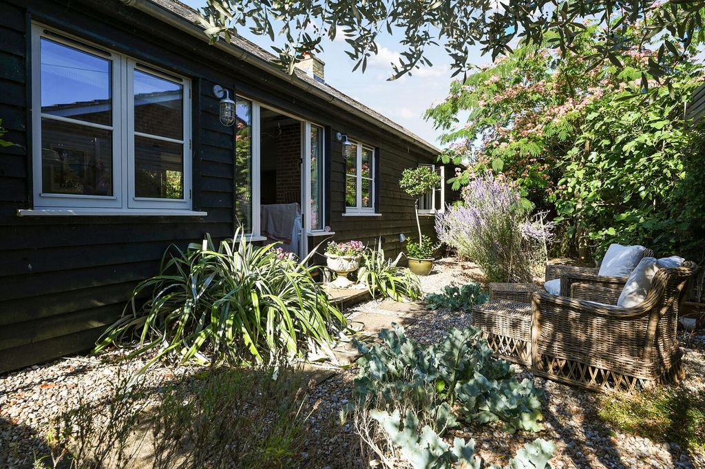Property photo 2 of 30 Rear Garden