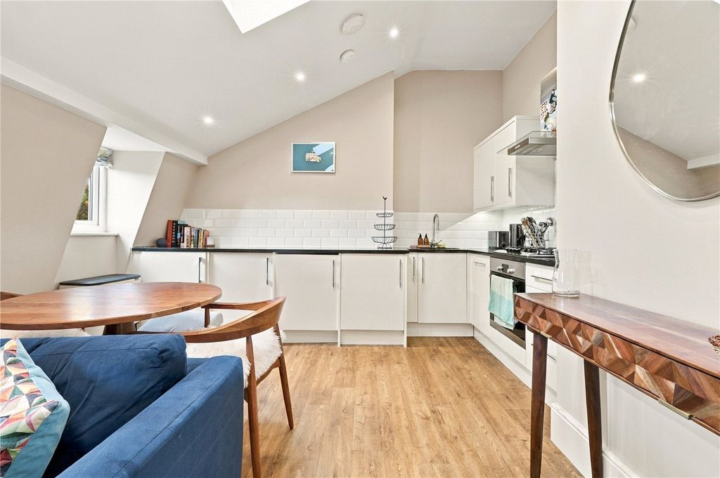 Property photo 2 of 17 Picture No. 20