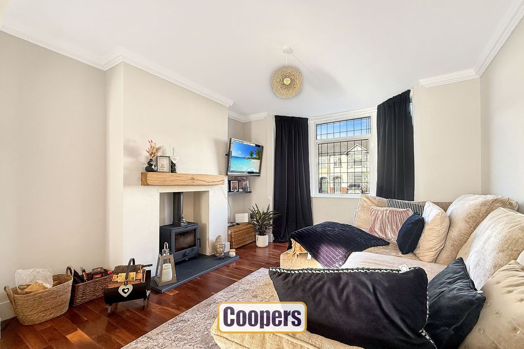 Property photo 3 of 14 Lounge Area