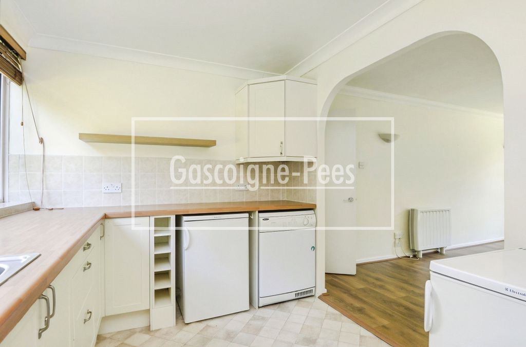 Property photo 3 of 8