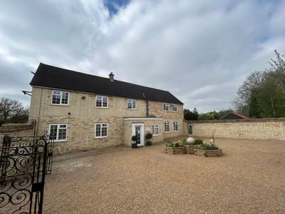 Property photo 1 of 12 Photo 10