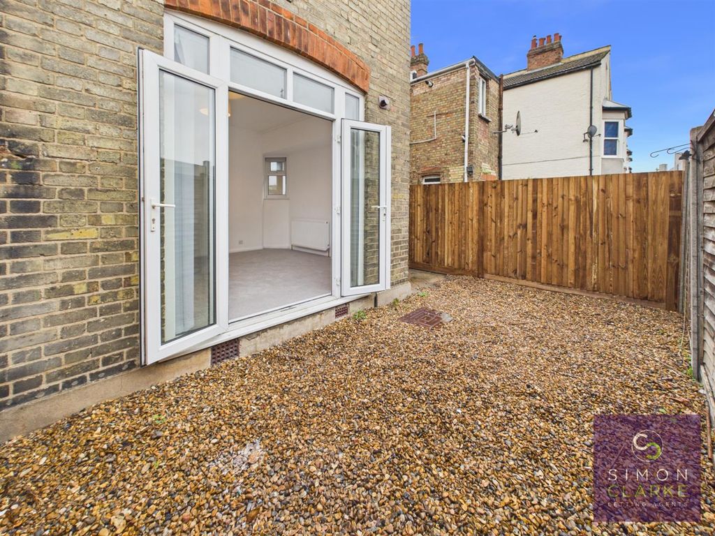 Property photo 3 of 9 Cam05425G0-Pr0189-Still016.Jpg