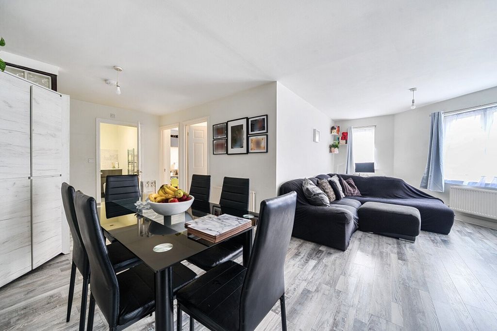 Property photo 3 of 16 Picture No. 22