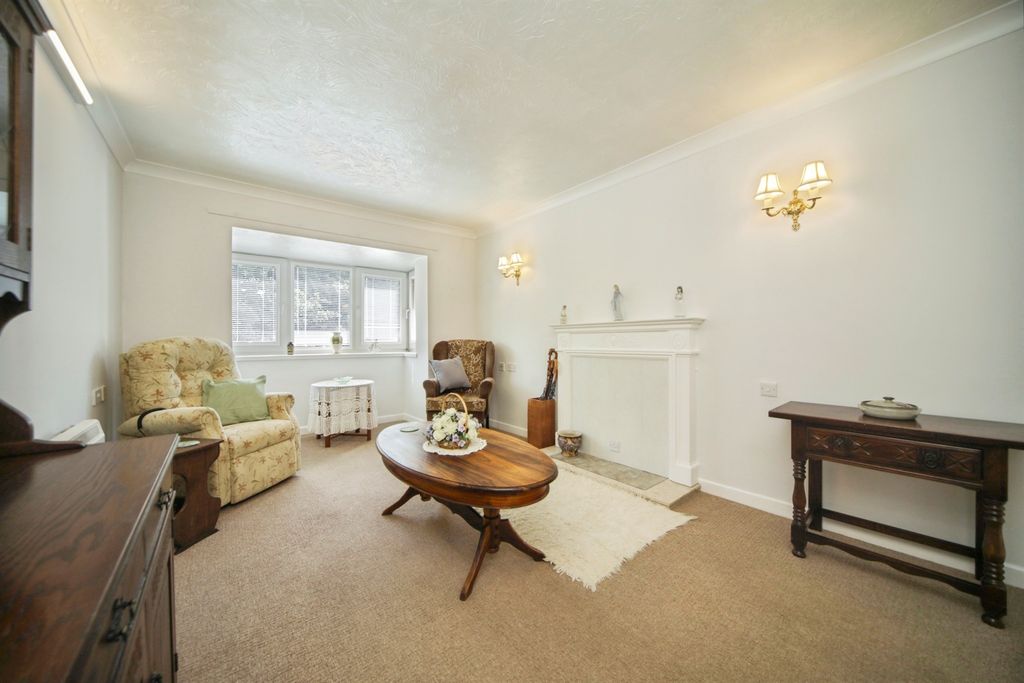 Property photo 3 of 12