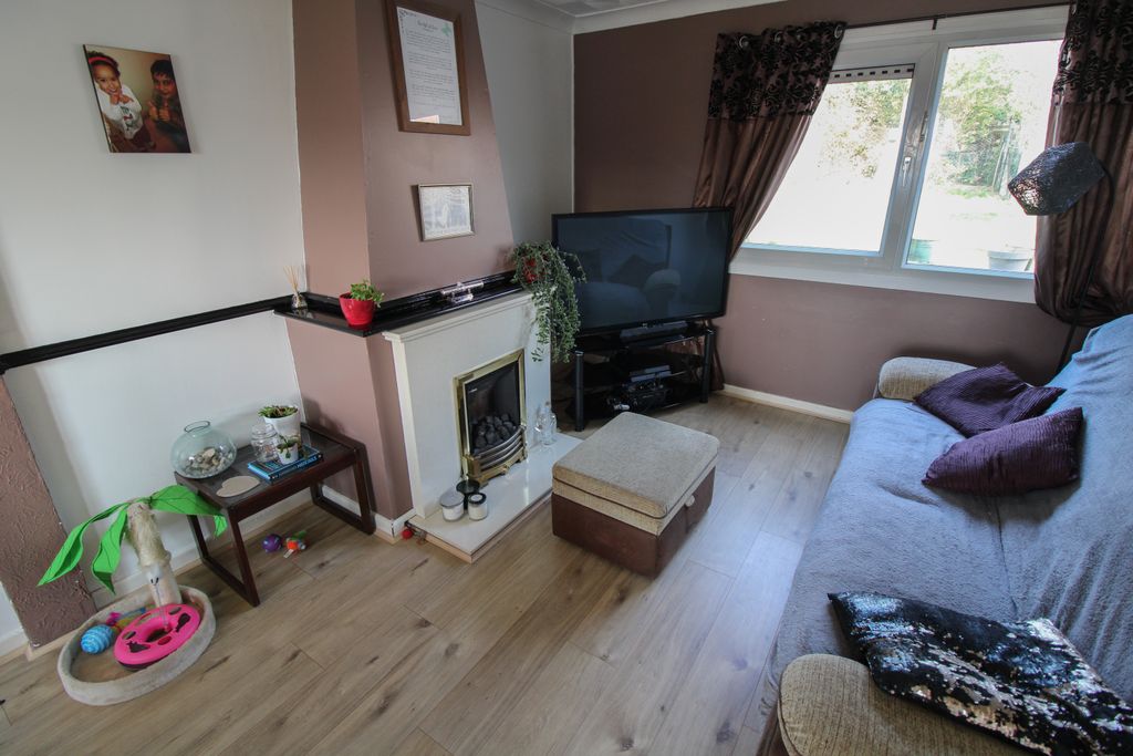 Property photo 3 of 19