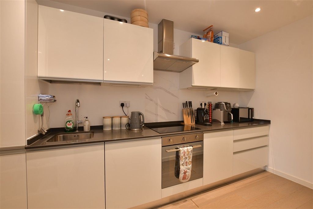 Property photo 1 of 10 Kitchen
