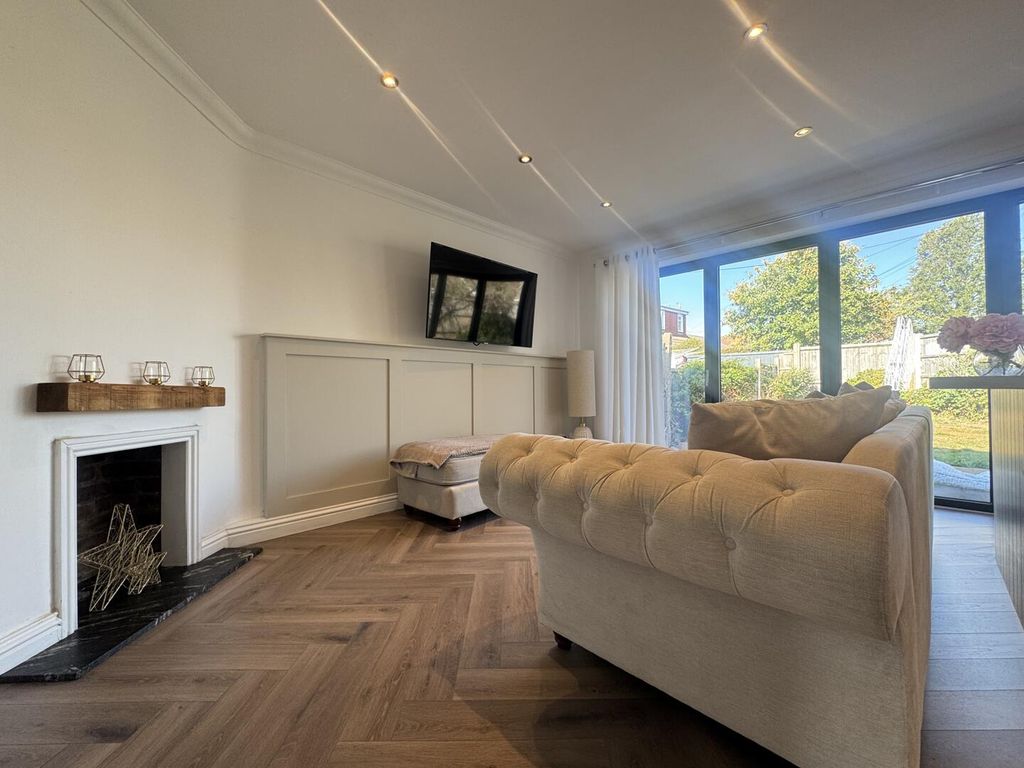 Property photo 2 of 30