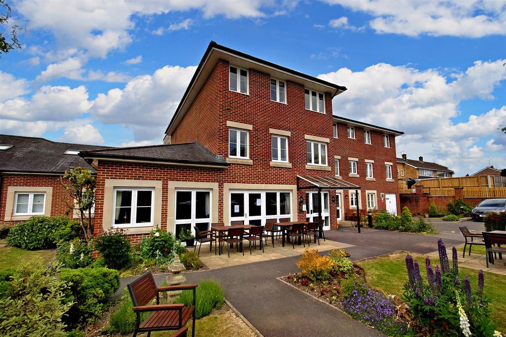 Property photo 1 of 14 Imber Court