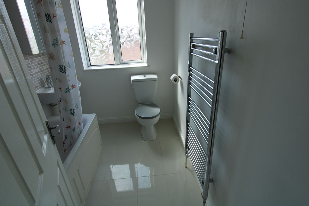 Property photo 1 of 32
