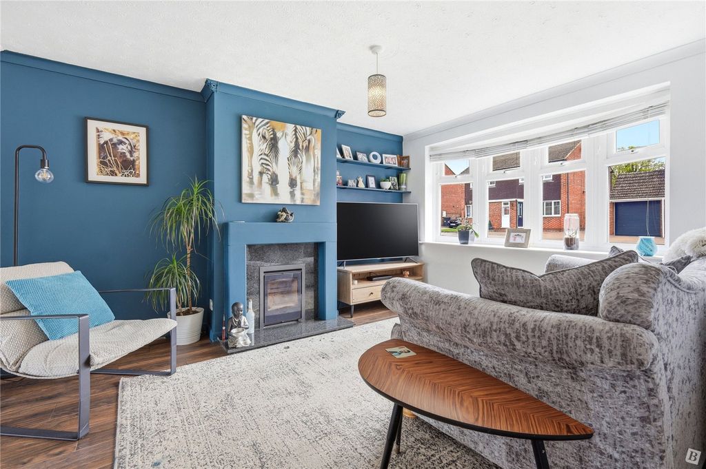 Property photo 2 of 19 Lounge