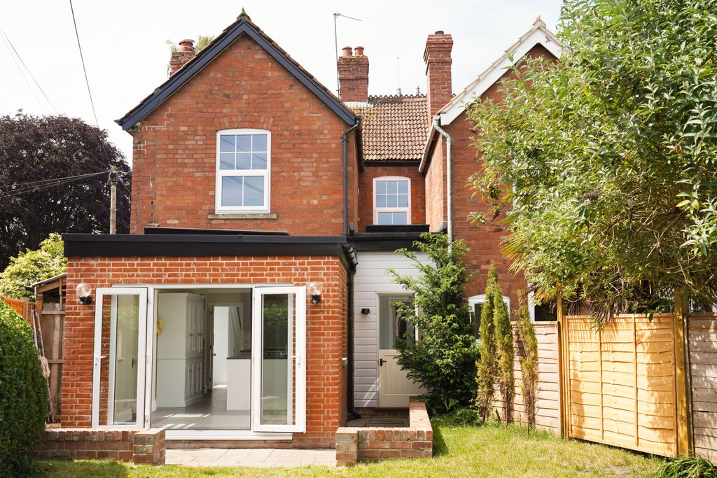 Property photo 2 of 26