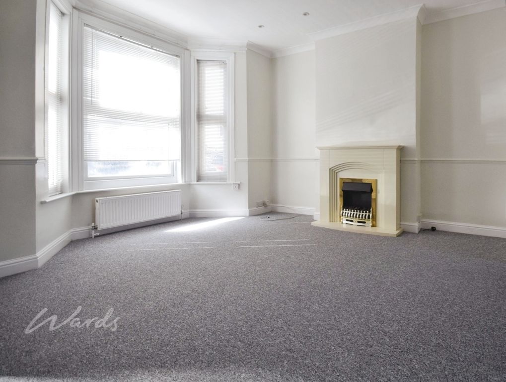 Property photo 2 of 11 Avenue Lounge Use