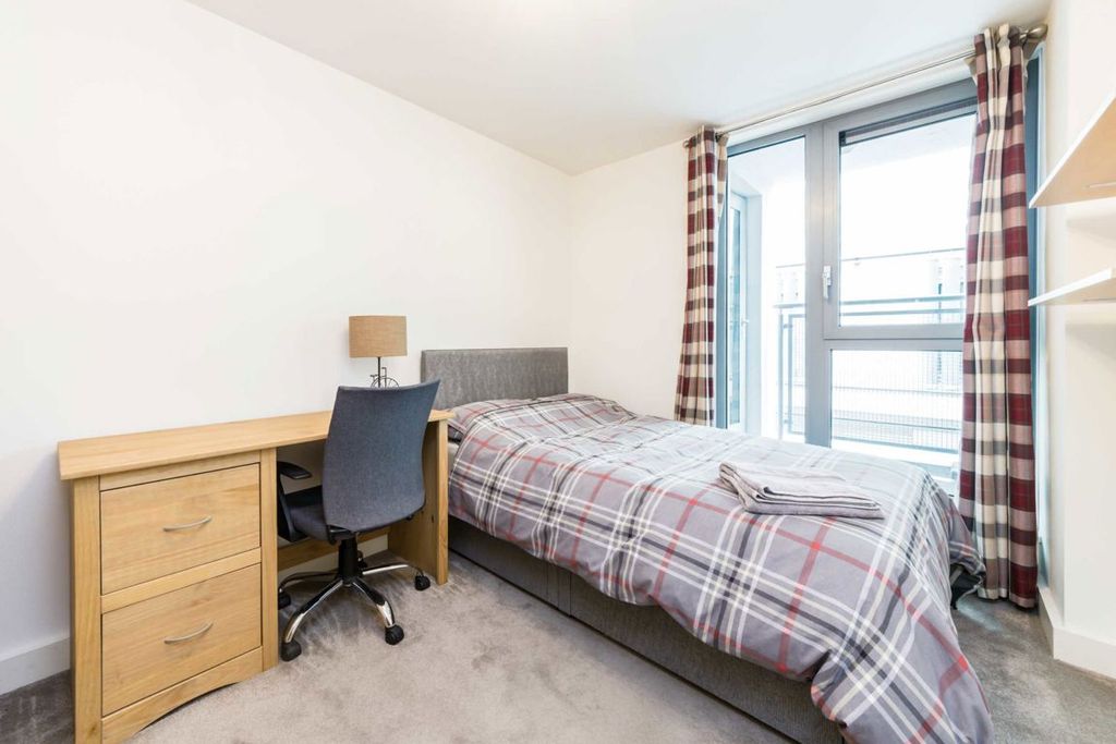 Property photo 2 of 5