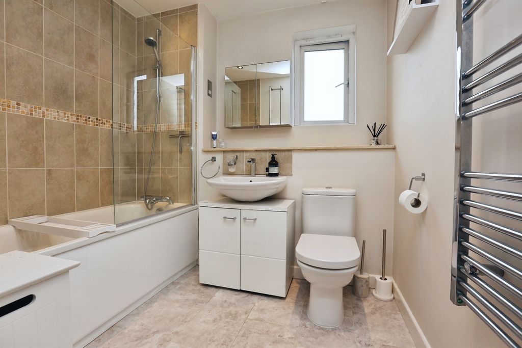 Property photo 3 of 8