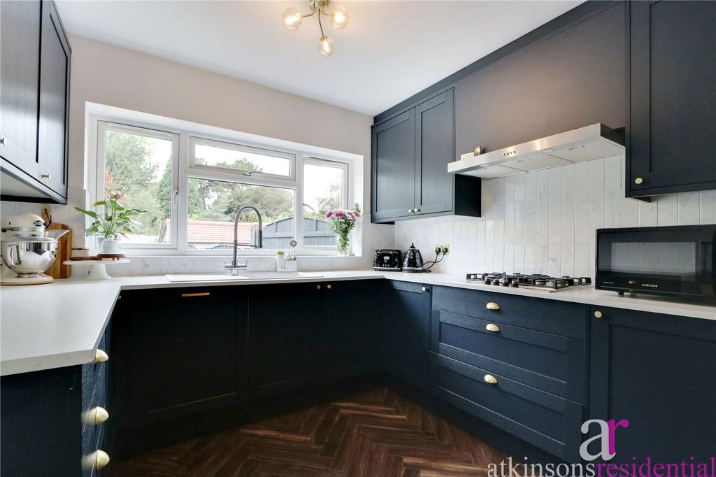 Property photo 2 of 23 Picture No. 04