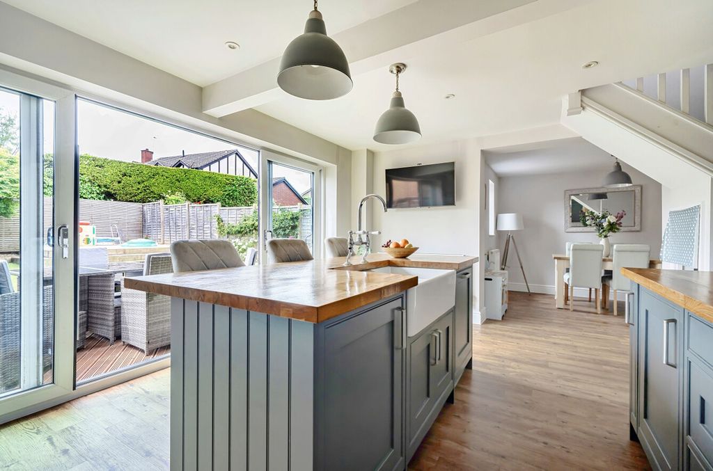 Property photo 1 of 15 Kitchen