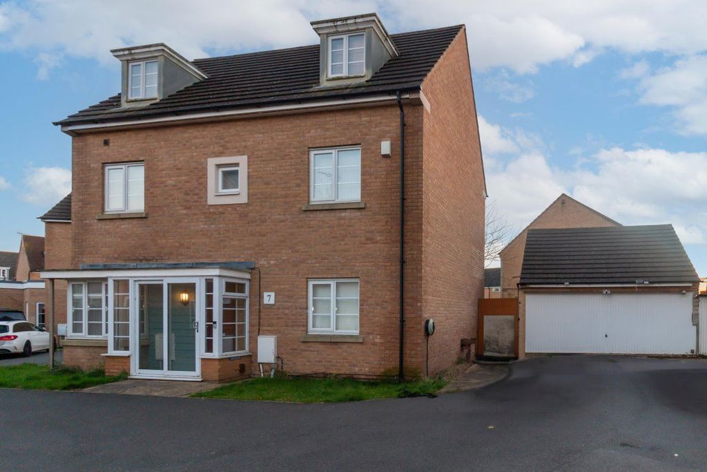 Property photo 1 of 23