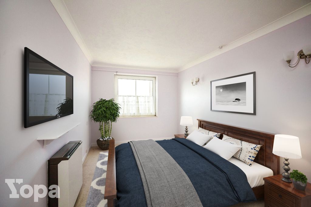 Property photo 3 of 14 Master Bedroom