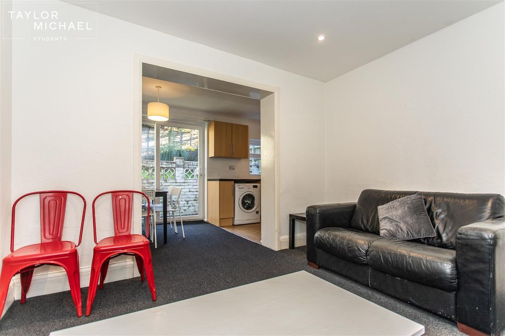 Property photo 3 of 24 Living Room