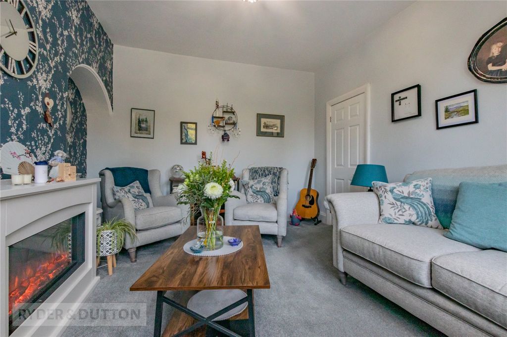 Property photo 3 of 21 Living Room