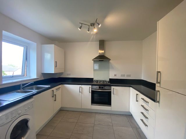Property photo 3 of 5 Kitchen