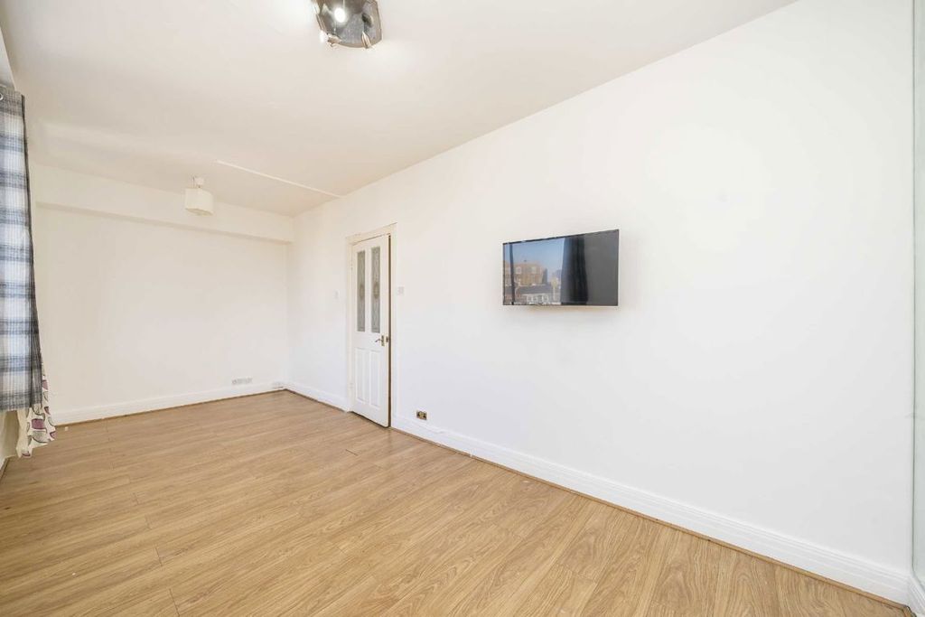 Property photo 3 of 3