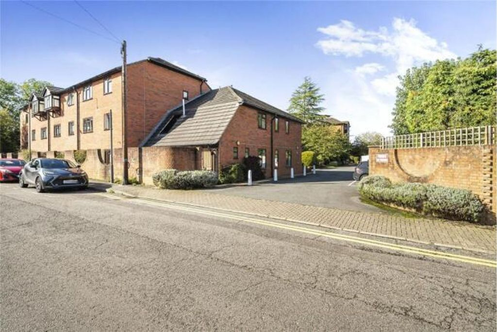 Property photo 1 of 11