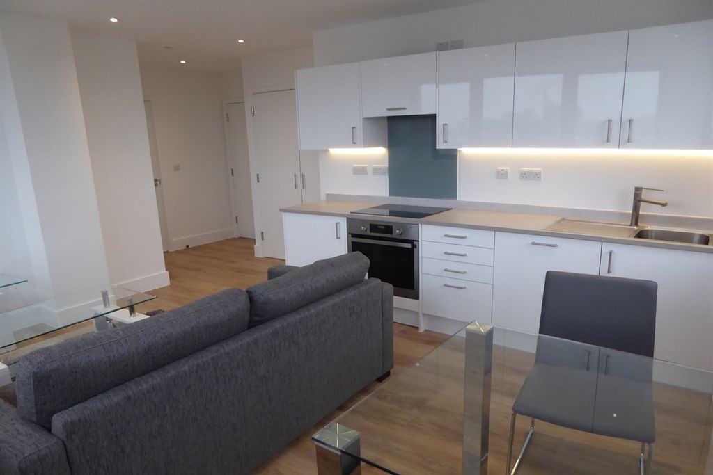 Property photo 3 of 7 Dining Area