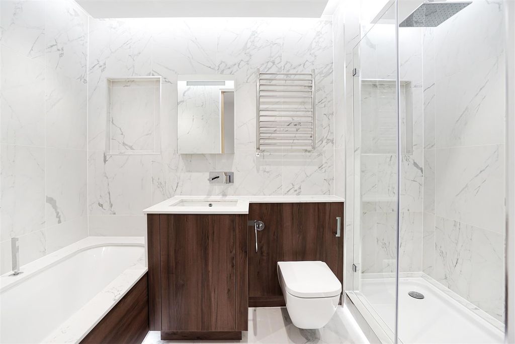 Property photo 2 of 14 Master Bathroom