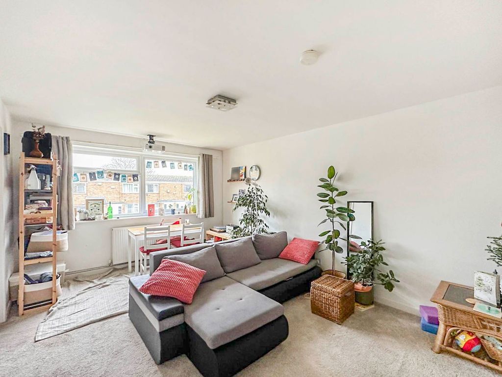 Property photo 3 of 9