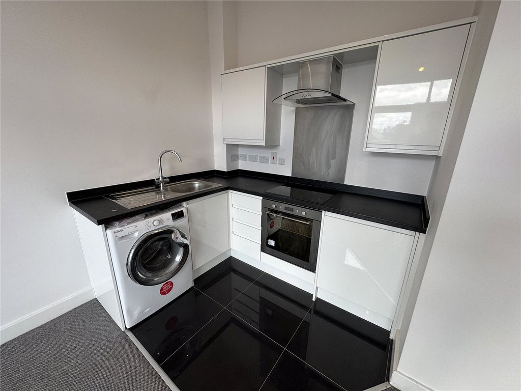 Property photo 3 of 7 Picture No. 14