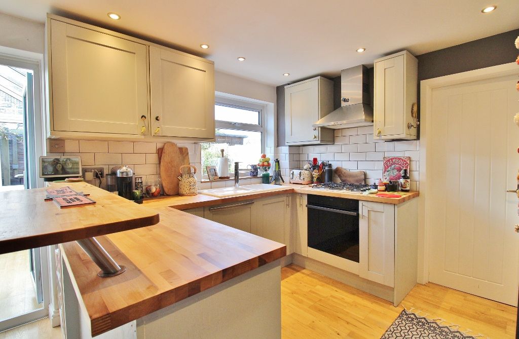 Property photo 3 of 27