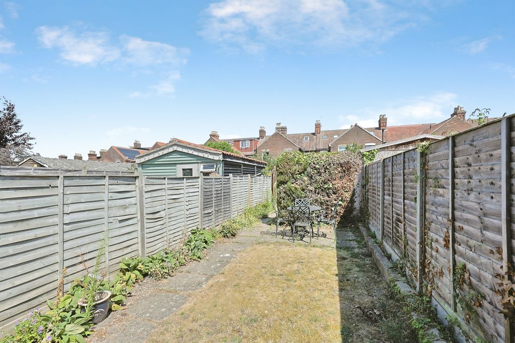 Property photo 3 of 19